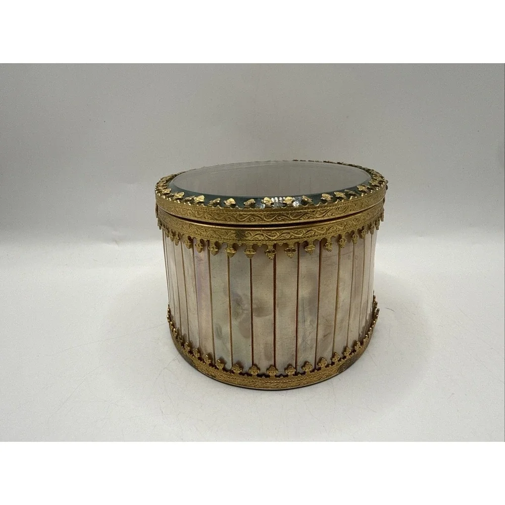 Antique (approx 1920-40) Mother Of Pearl Oval Jewelry‎ Box
